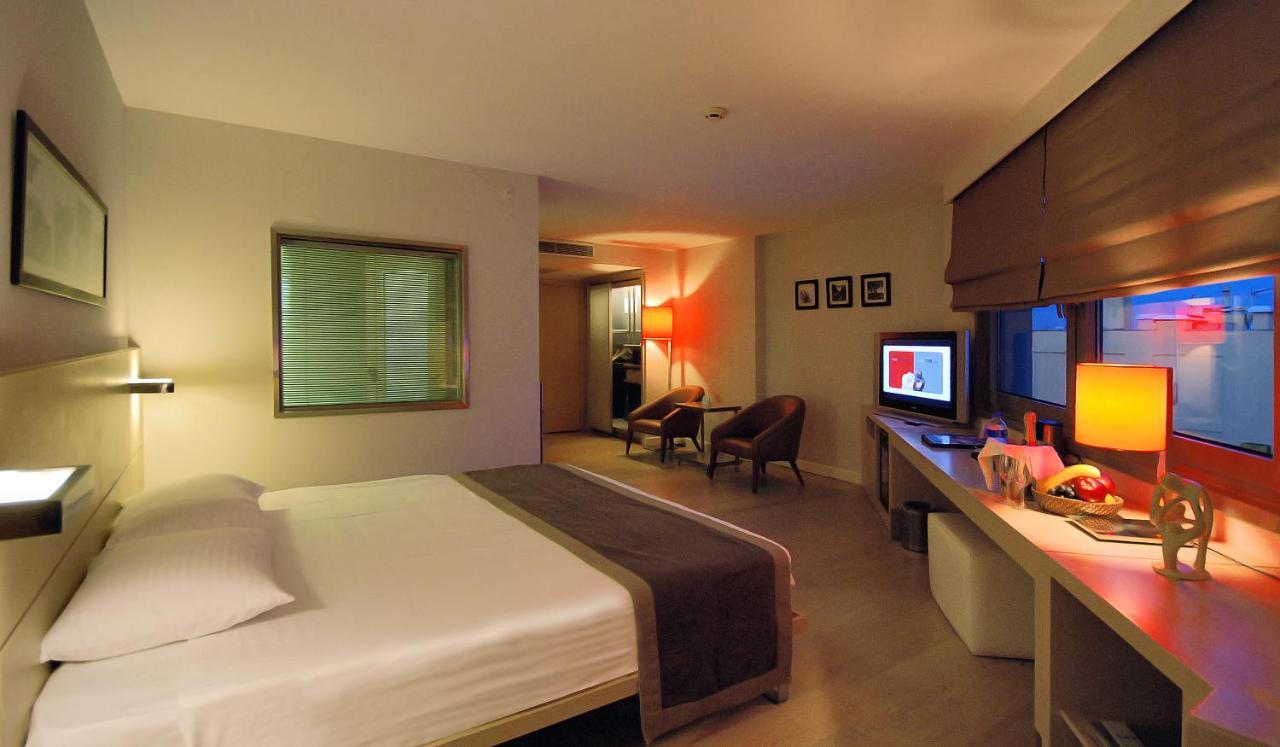 Eresin Hotels Taxim & Premier Истанбул Екстериор снимка