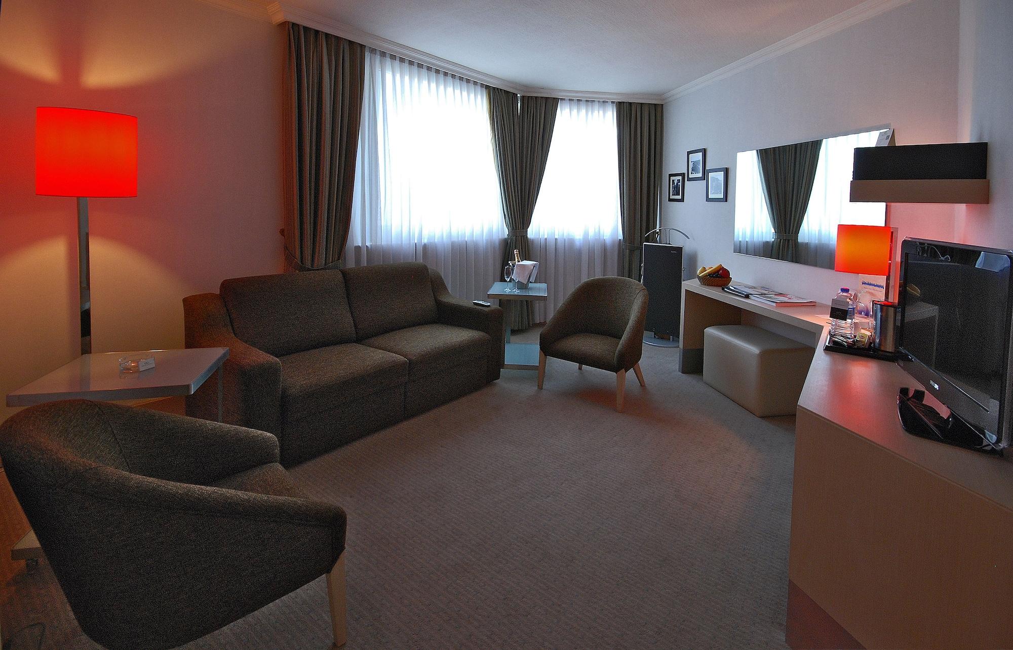 Eresin Hotels Taxim & Premier Истанбул Екстериор снимка